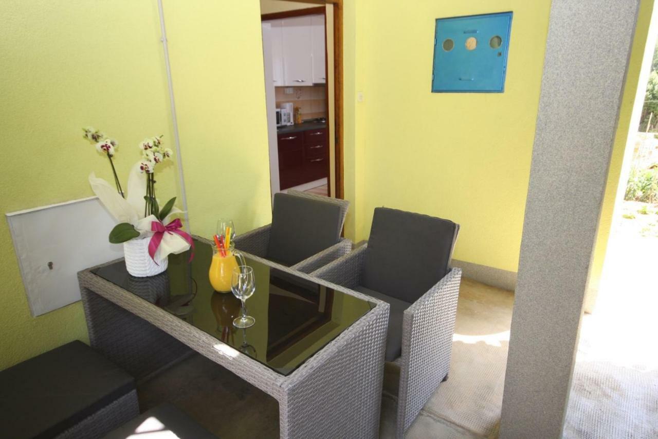 Two bedroom apartment, nice neighborhood, free parking, WiFi Pula Exterior foto
