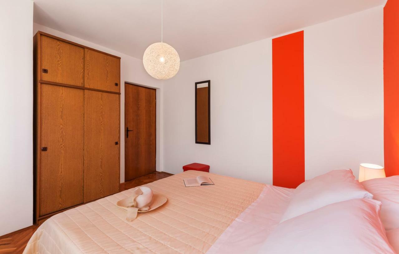 Two bedroom apartment, nice neighborhood, free parking, WiFi Pula Exterior foto