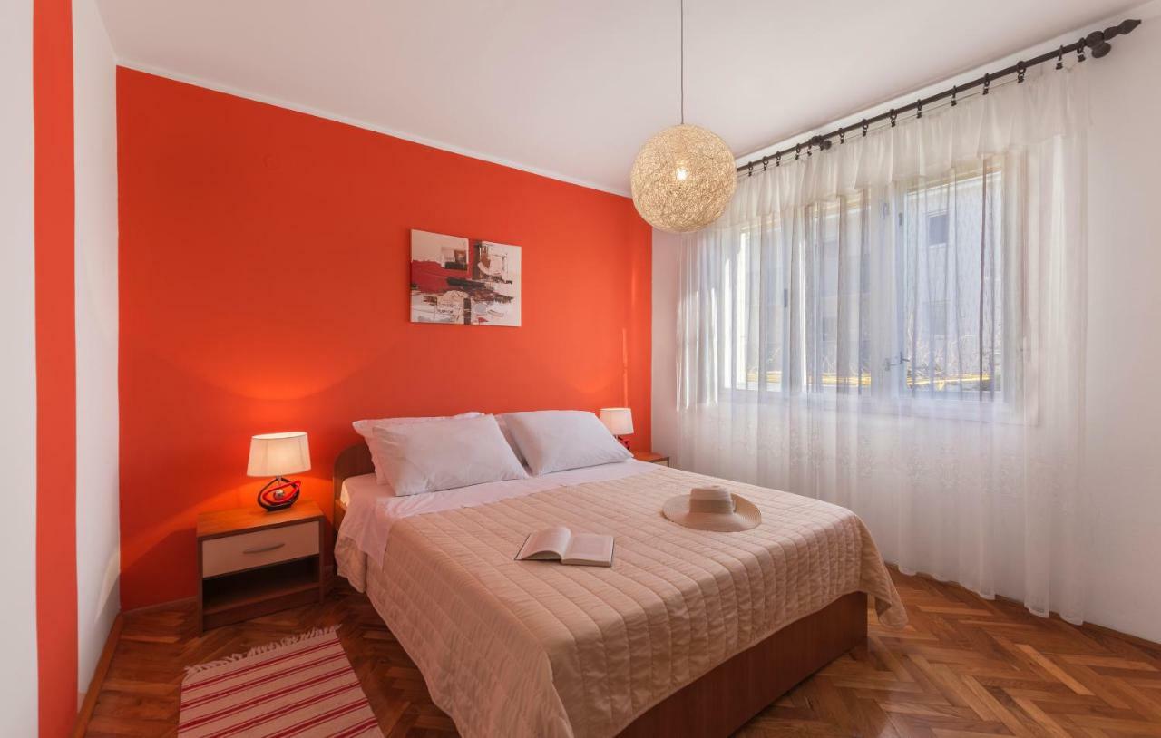 Two bedroom apartment, nice neighborhood, free parking, WiFi Pula Exterior foto