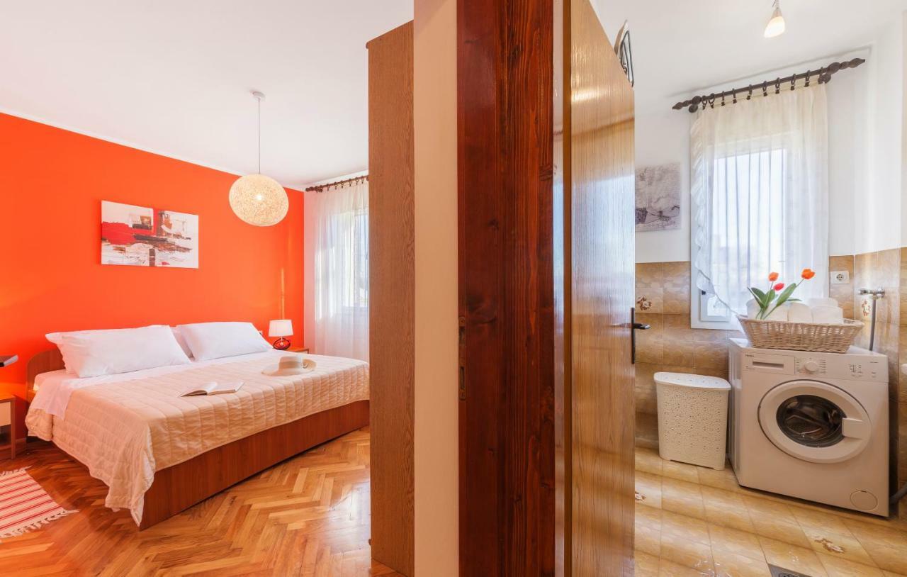 Two bedroom apartment, nice neighborhood, free parking, WiFi Pula Exterior foto