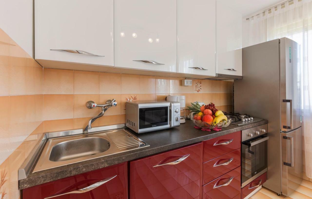 Two bedroom apartment, nice neighborhood, free parking, WiFi Pula Exterior foto