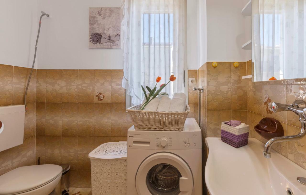 Two bedroom apartment, nice neighborhood, free parking, WiFi Pula Exterior foto