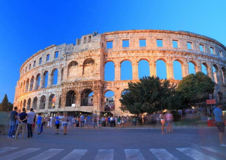 Two bedroom apartment, nice neighborhood, free parking, WiFi Pula Exterior foto