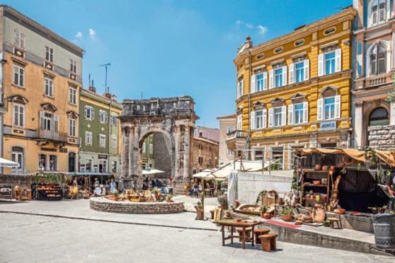 Two bedroom apartment, nice neighborhood, free parking, WiFi Pula Exterior foto